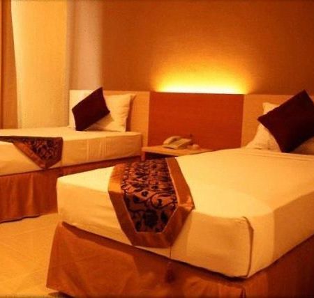 Hotel Delta Sinar Mayang Sidoarjo Exterior photo