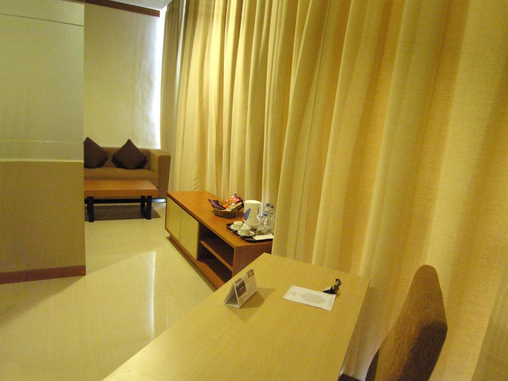 Hotel Delta Sinar Mayang Sidoarjo Room photo