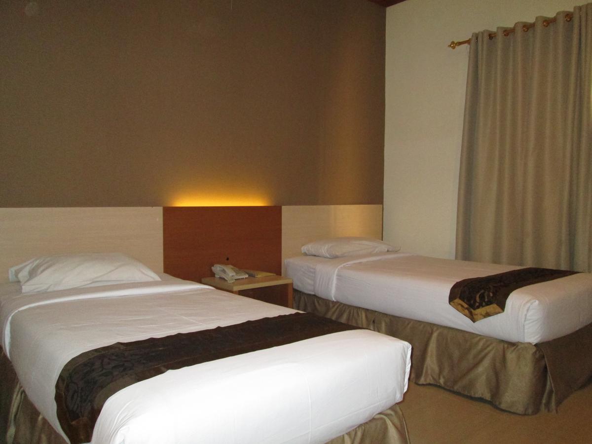 Hotel Delta Sinar Mayang Sidoarjo Room photo